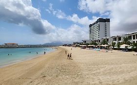 منتجع ميراج باب البحر بيتش